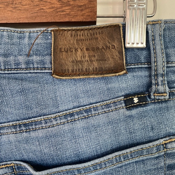 Distressed Skinny Bridgette Jeans - Picture 5 of 8